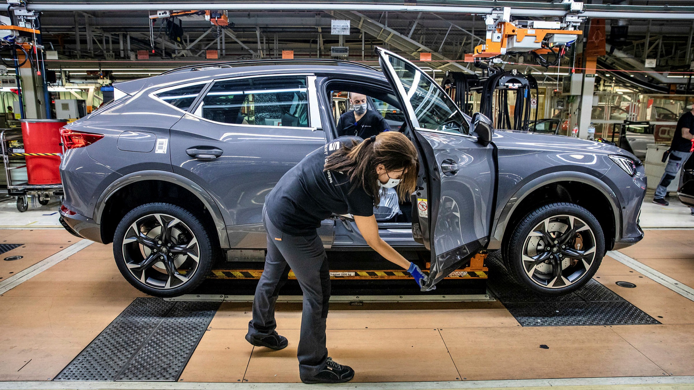 Spain’s auto sector collides with Covid